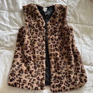 14th and Union Cheetah print vest